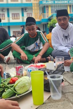 Cooking Class Seru di IBS PKMKK Pamekasan, Santri Asah Life Skill dan Kreativitas