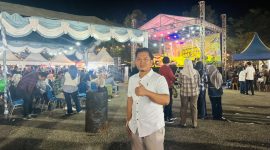 Ketua PWI Pamekasan, Hairul Anam, menghadiri undangan penutupan Pamekasan Economic Fest 2026 di kawasan monumen Arek Lancor.