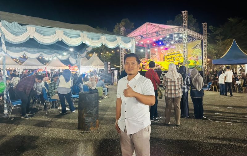 Ketua PWI Pamekasan, Hairul Anam, menghadiri undangan penutupan Pamekasan Economic Fest 2026 di kawasan monumen Arek Lancor.