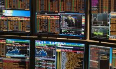 Di Bawah Layar Terminal Bloomberg: Ketika Narasi Kekuatan Ekonomi Tak Lagi Cukup