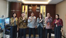 Jajaran manajemen BRI Branch Office (BO) Surabaya Jemursari yang diterima langsung Kepala Biro Operasi (Karoops) Polda Jawa Timur, Brigjen Pol Nurhandono, S.I.K., M.H., di Mapolda Jatim.
