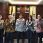 Jajaran manajemen BRI Branch Office (BO) Surabaya Jemursari yang diterima langsung Kepala Biro Operasi (Karoops) Polda Jawa Timur, Brigjen Pol Nurhandono, S.I.K., M.H., di Mapolda Jatim.