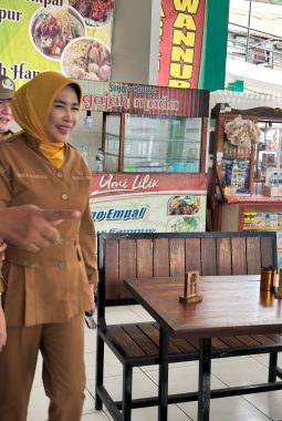 Sidak Sentra Kuliner Gajah Mada, Wabup Sidoarjo Soroti Bangunan Retak dan Penataan Lapak