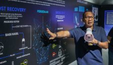 Kepala Komunikasi SKK Migas Jabanusa, Febrian Ihsan, menjelaskan kepada peserta tentang teknis pengeboran minyak dan gas.