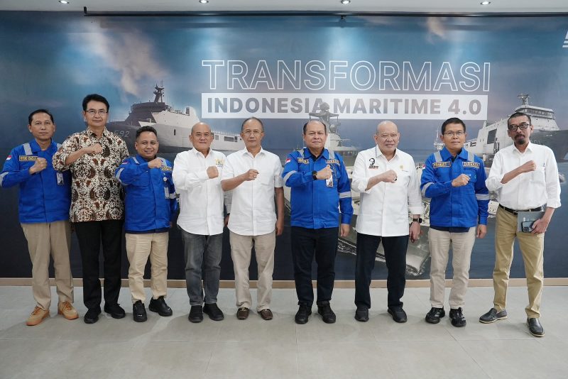 Anggota Dewan Perwakilan Daerah (DPD) RI Daerah Pemilihan Jawa Timur AA LaNyalla Mahmud Mattalitti mengisi reses dengan melakukan kunjungan kerja strategis ke fasilitas PT PAL Indonesia di Surabaya.