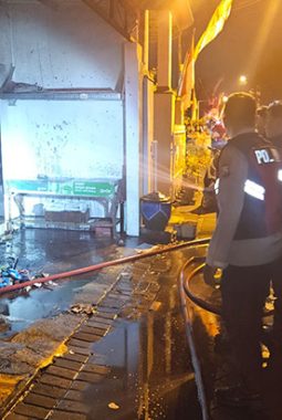 Toko Sembako di Pagerwojo Buduran Terbakar Dini Hari, Pemilik Berhasil Dievakuasi