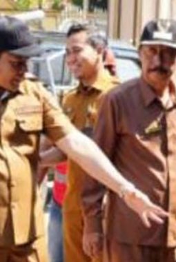 Betonisasi Jalan Tambakcemandi Molor, Bupati Sidoarjo Perintahkan Kontraktor Kebut Pekerjaan