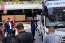 BRI Region 12 Surabaya melalui BRI Kantor Cabang (Kancab) Kapas Krampung Surabaya menyerahkan bantuan satu unit bus kepada Universitas Surabaya (Ubaya).