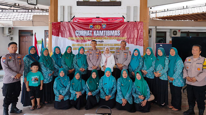 Polresta Sidoarjo melalui Satbinmas menggelar Curhat Kamtibmas di Balai Desa Ketegan, Kecamatan Tanggulangin, Rabu (26/8/2026).