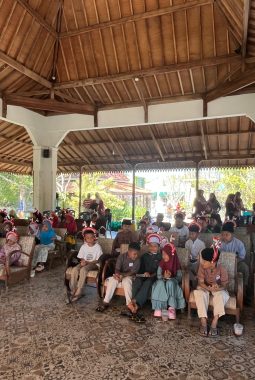 Sister Fillah Sumenep Kembali Berbagi, 50 Anak Yatim dan 6 Anak Asuh Terima Santunan