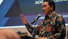 Achsanul Qosasi, Guru Besar Fakultas Ekonomi dan Bisnis Universitas Airlangga. (Ist)