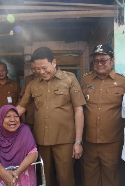 Sidak RTLH di Sedati, Bupati Sidoarjo Pastikan Rumah Warga Kurang Mampu Diperbaiki