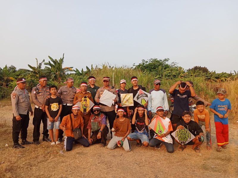Warga Desa Sidokerto, Kecamatan Buduran menggelar lomba layang-layang “Kite Fighter” di lahan kosong desa, Selasa (4/8/2026) pukul 15.30 WIB.