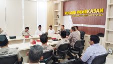 Suasana hangat saat Polres Pamekasan menggelar FGD bersama elemen masyarakat. (Ist)