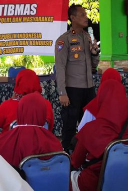Curhat Kamtibmas di Banjarsari, Polresta Sidoarjo Ajak Warga Cegah Bullying, Intoleransi dan Hoaks