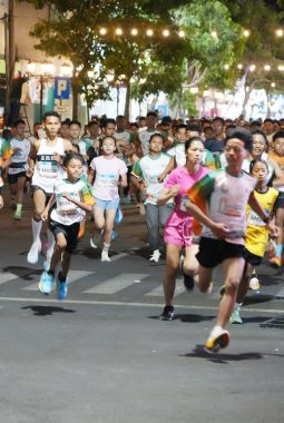 Adhyaksa Night Run Merah Putih 2026 Digelar, 3.000 Pelari Padati Kota Nganjuk