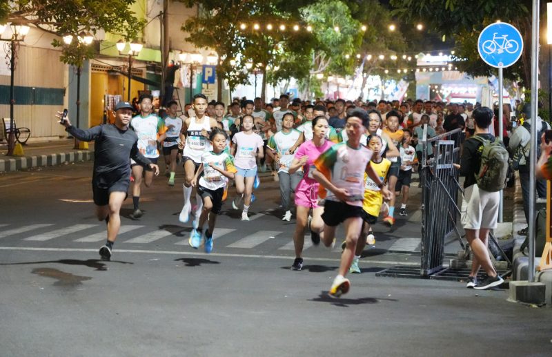 Persatuan Wartawan Indonesia (PWI) Kabupaten Nganjuk menggelar kegiatan Adhyaksa Night Run Merah Putih 2026 pada Sabtu (5/9/2026).