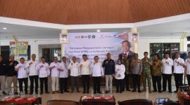 Bupati Subandi saat mendampingi Kepala Staf Kepresidenan (KSP) Jenderal TNI (Purn) Prof Dr Dudung Abdurachman dalam peresmian pengoperasian jargas di Desa Kalipecabean, Kecamatan Candi, Sidoarjo, Jumat (18/9/2026).