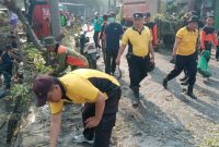 Polsek Tulangan bersama Forkopimka, pelajar, dan relawan Yayasan Sungai Watch menggelar aksi bersih sungai di Desa Grabagan, Kecamatan Tulangan, Kabupaten Sidoarjo, Jumat (18/9/2026).