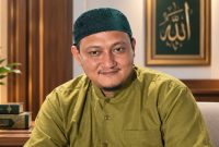 KH Hasyim Nasir atau yang akrab disapa Lora Hasyim. yang merupakan dzurriyah atau keturunan Syaikhona Muhammad Kholil Bangkalan.