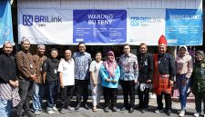PT Bank Rakyat Indonesia (Persero) Tbk atau BRI Kantor Cabang Surabaya Kusuma Bangsa bersama Agen BRILink melaksanakan kegiatan apresiasi kepada pelanggan.
