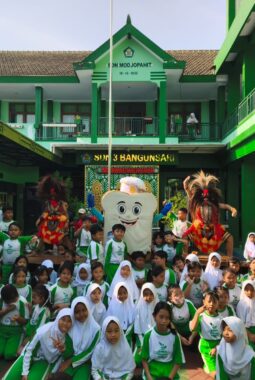Meriah! Siswa SDN 3 Bangunsari Ponorogo Ikuti Edukasi Gizi hingga Pertunjukan Barongan