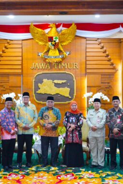 Bertemu Khofifah, LDII Jatim Bahas Rakerwil dan Peresmian Gedung Tiga Lantai