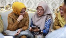•	Wabup Sidoarjo Mimik Idayana mendukung perpustakaan digital sekolah untuk memperluas akses bacaan dan meningkatkan literasi siswa.