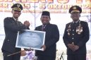 Pemkab Sidoarjo memperkuat sinergi dengan TNI dan masyarakat dalam momentum HUT ke-81 TNI untuk mendukung pembangunan daerah yang inklusif dan berkelanjutan.