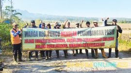 Masyarakat menolak keras rencana kembalinya aktivitas pertambangan sirtu oleh PT Epas di Desa Puncu dan Desa Satak, Kab Kediri.